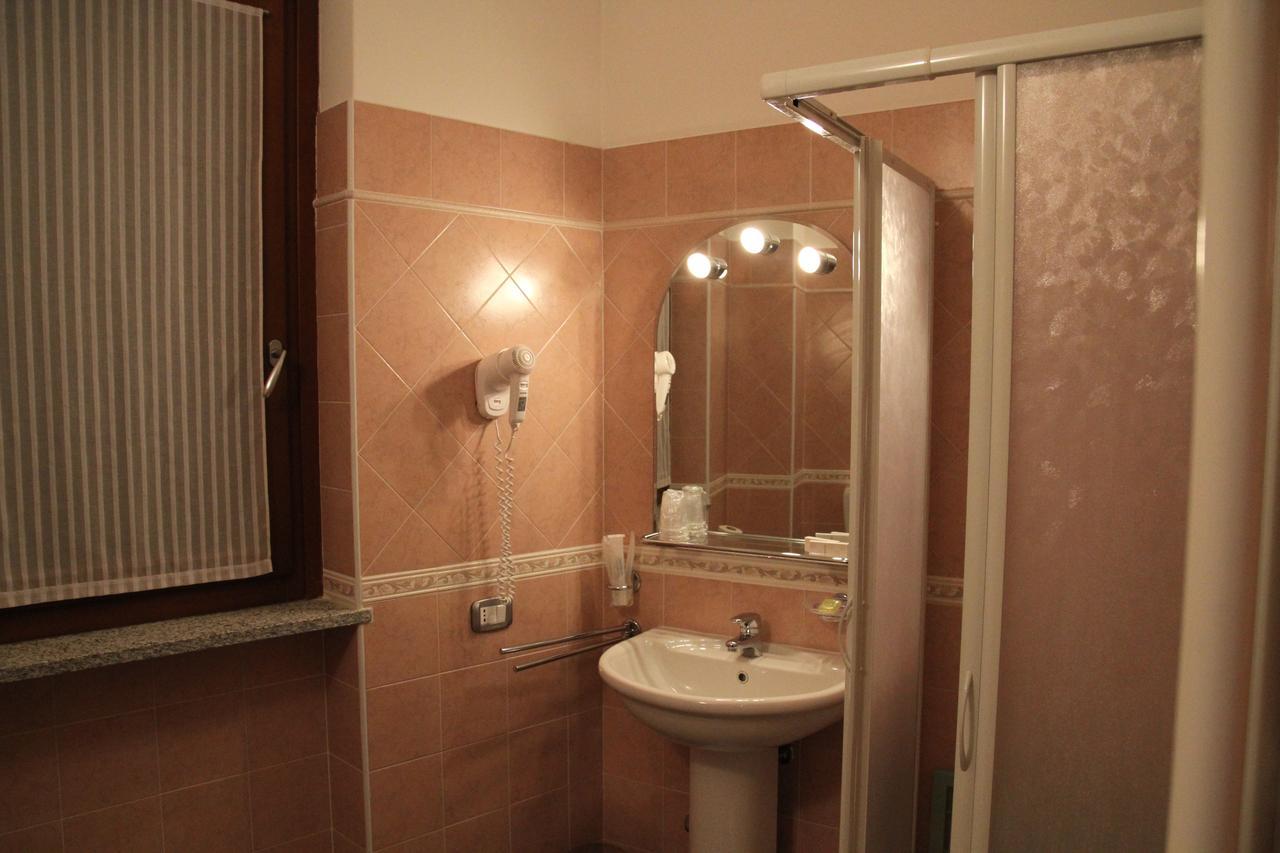 נובי ליגורה Albergo Verdi מראה חיצוני תמונה